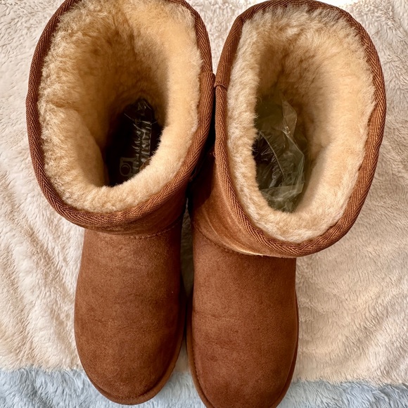 UGG Australia Classic short boots Size 8 - Picture 3 of 6